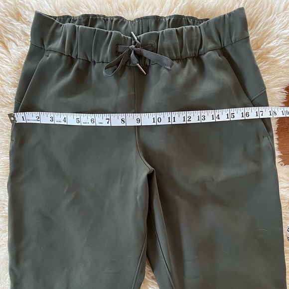 Lululemon Cropped Pull-on Pants in Army Green. 
Size 6 - Picture 2 of 6